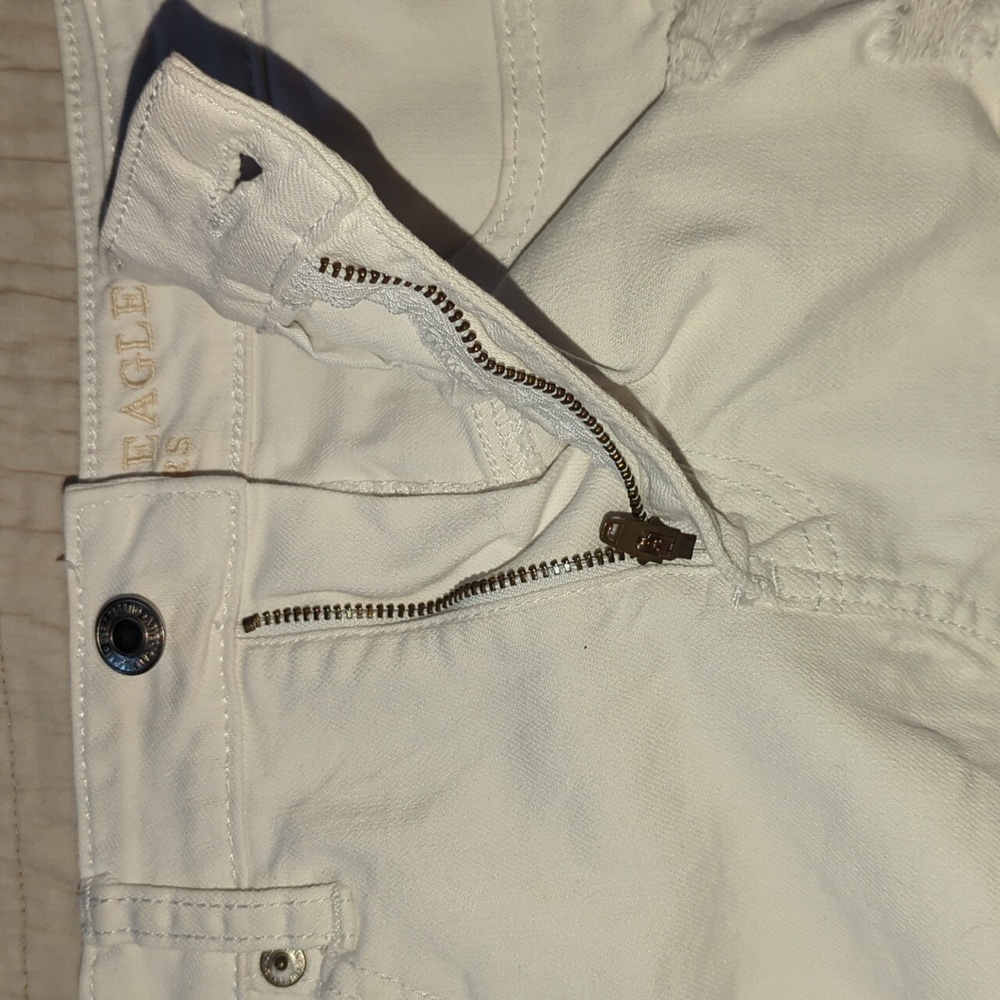 AMERICAN EAGLE OUTFITTERS Denim Distressed Mini Skirt 4 - Picture 5 of 12